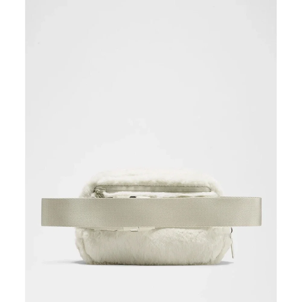 Lululemon Everywhere Belt‎ Bag 1L Fleece White Bone /Silver Color